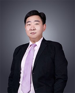 黎秋名老师毕业于暨南大学新闻学专业